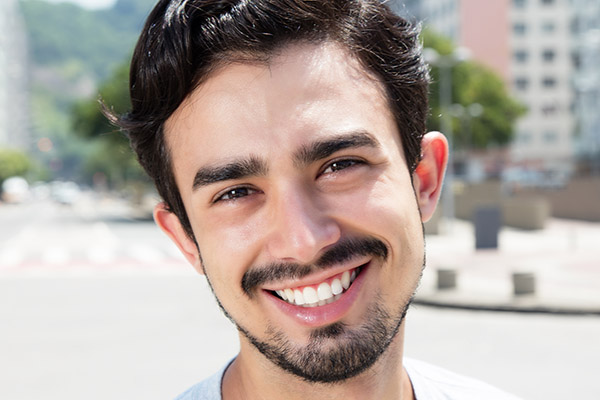 Repairing Chipped Teeth With Dental Bonding